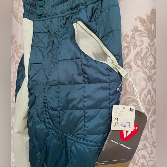 New Free People Movement Landscape
View Ski Pants Size Medium - Picture 2 of 10